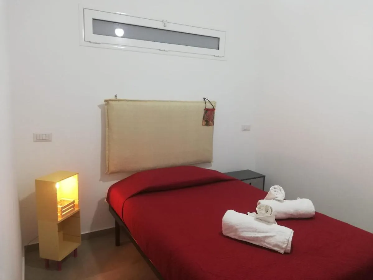 Mela Rooms Paceco 0*,  Italia